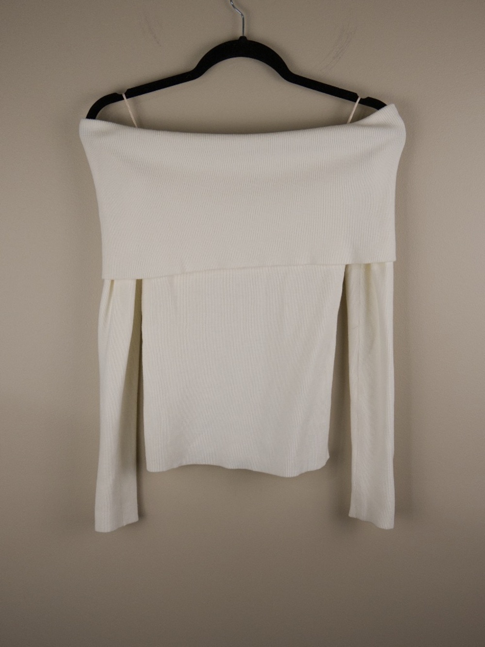 Wilfred/Aritzia Nola Off-shoulder Sweater